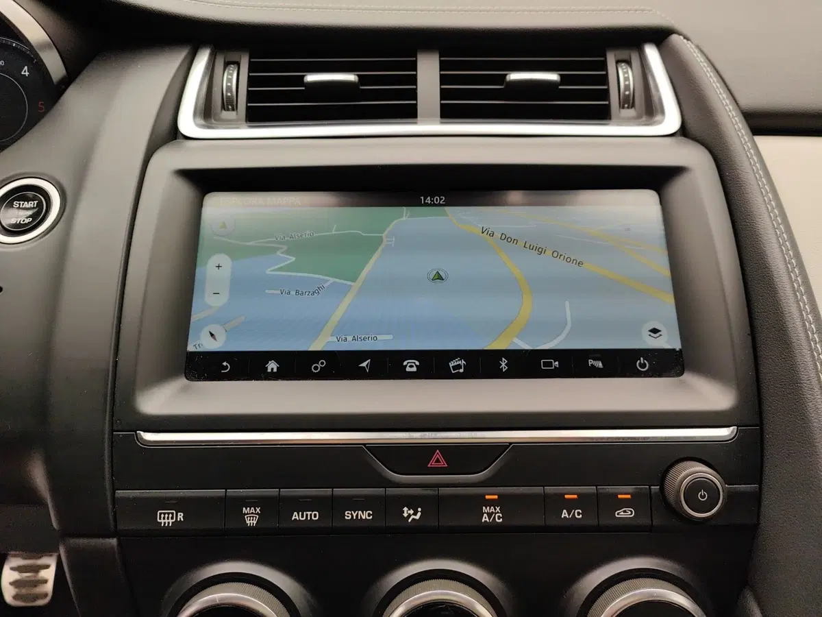 Jaguar E-Pace usata a Como (11)