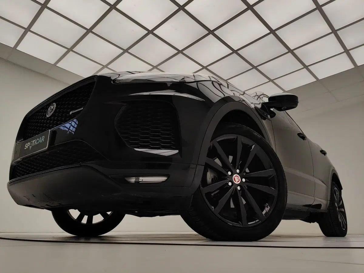 Jaguar E-Pace usata a Como (14)