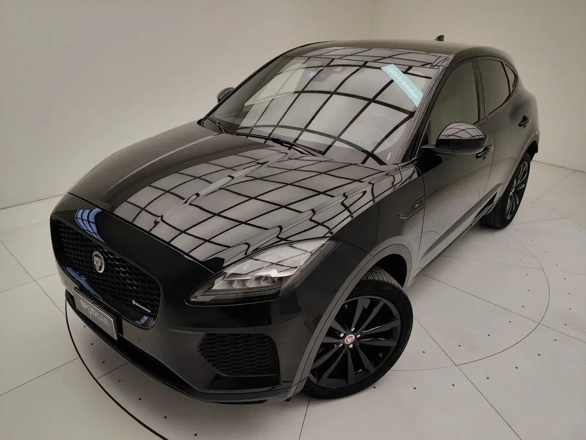 Jaguar E-Pace usata a Como (15)