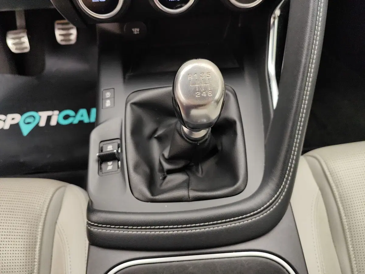 Jaguar E-Pace usata a Como (19)