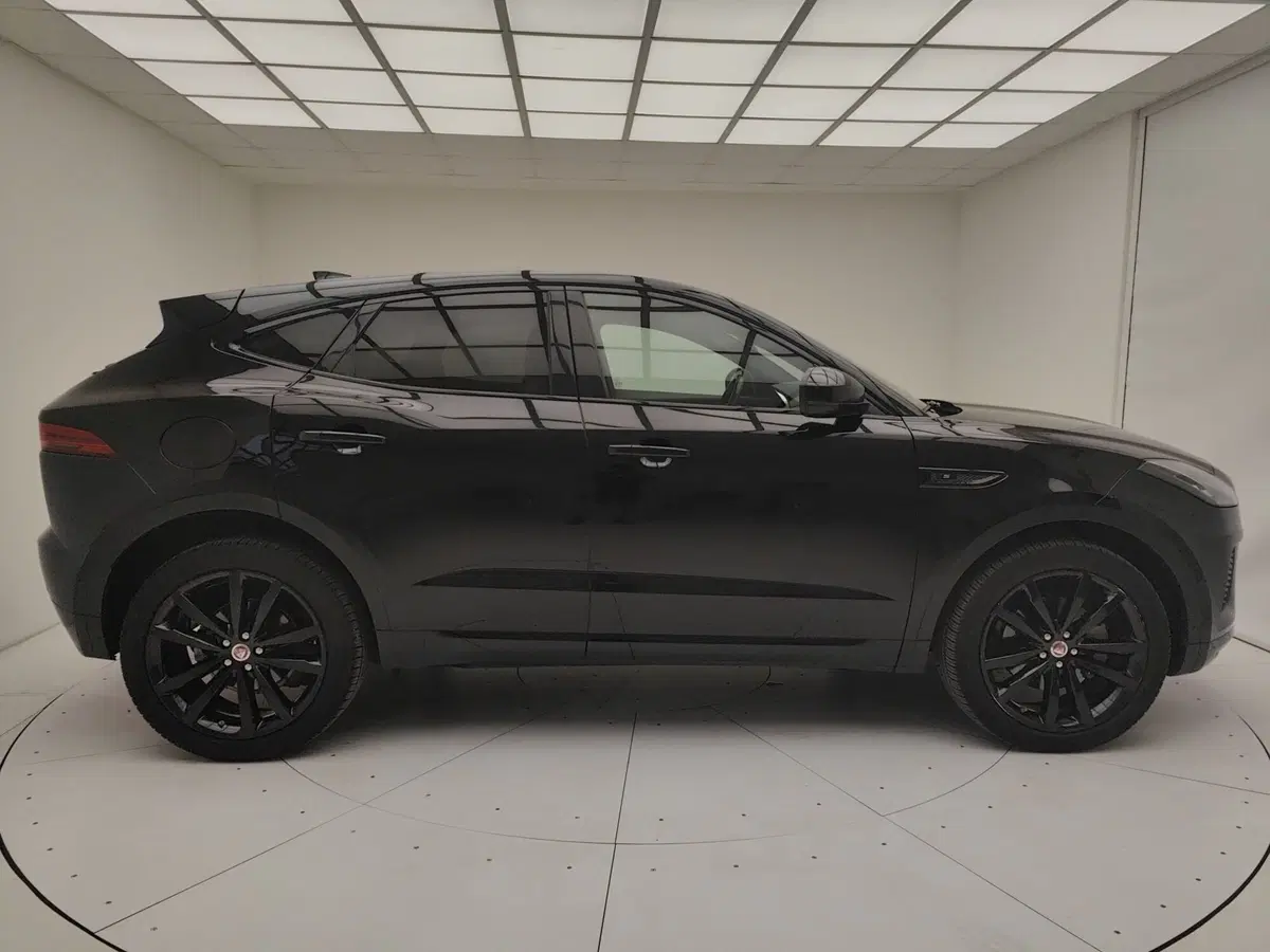 Jaguar E-Pace usata a Como (20)