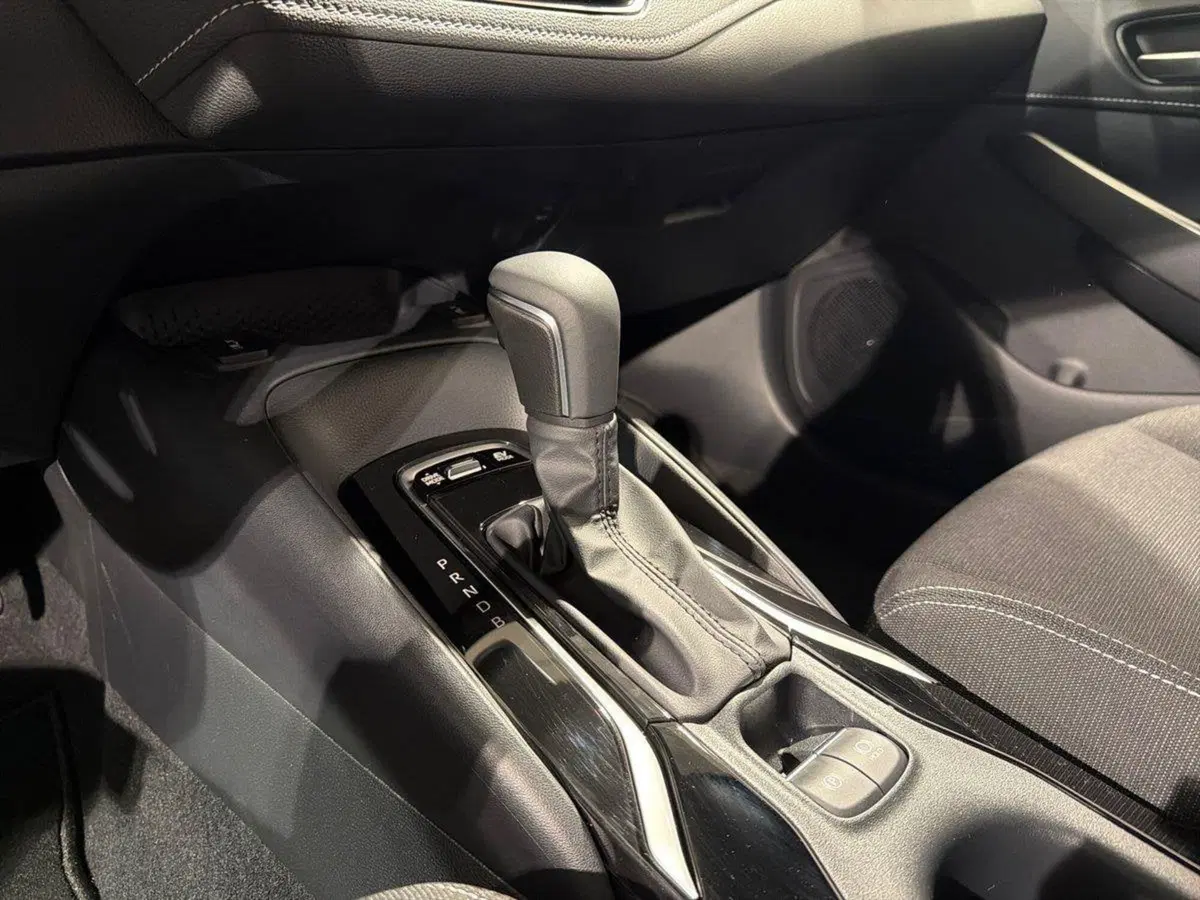 Toyota Corolla Touring Sports nuova a Lecco (14)