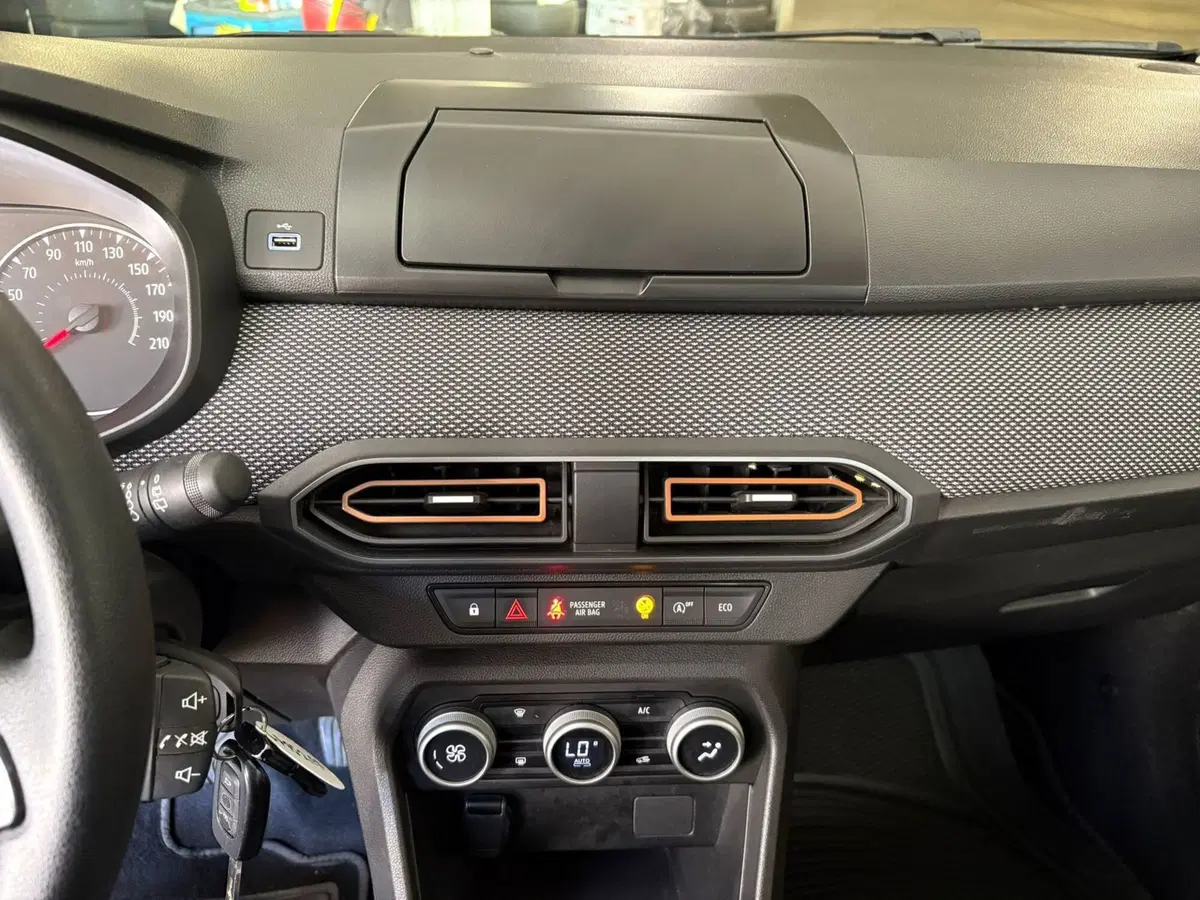 Dacia Sandero usata a Bergamo (12)