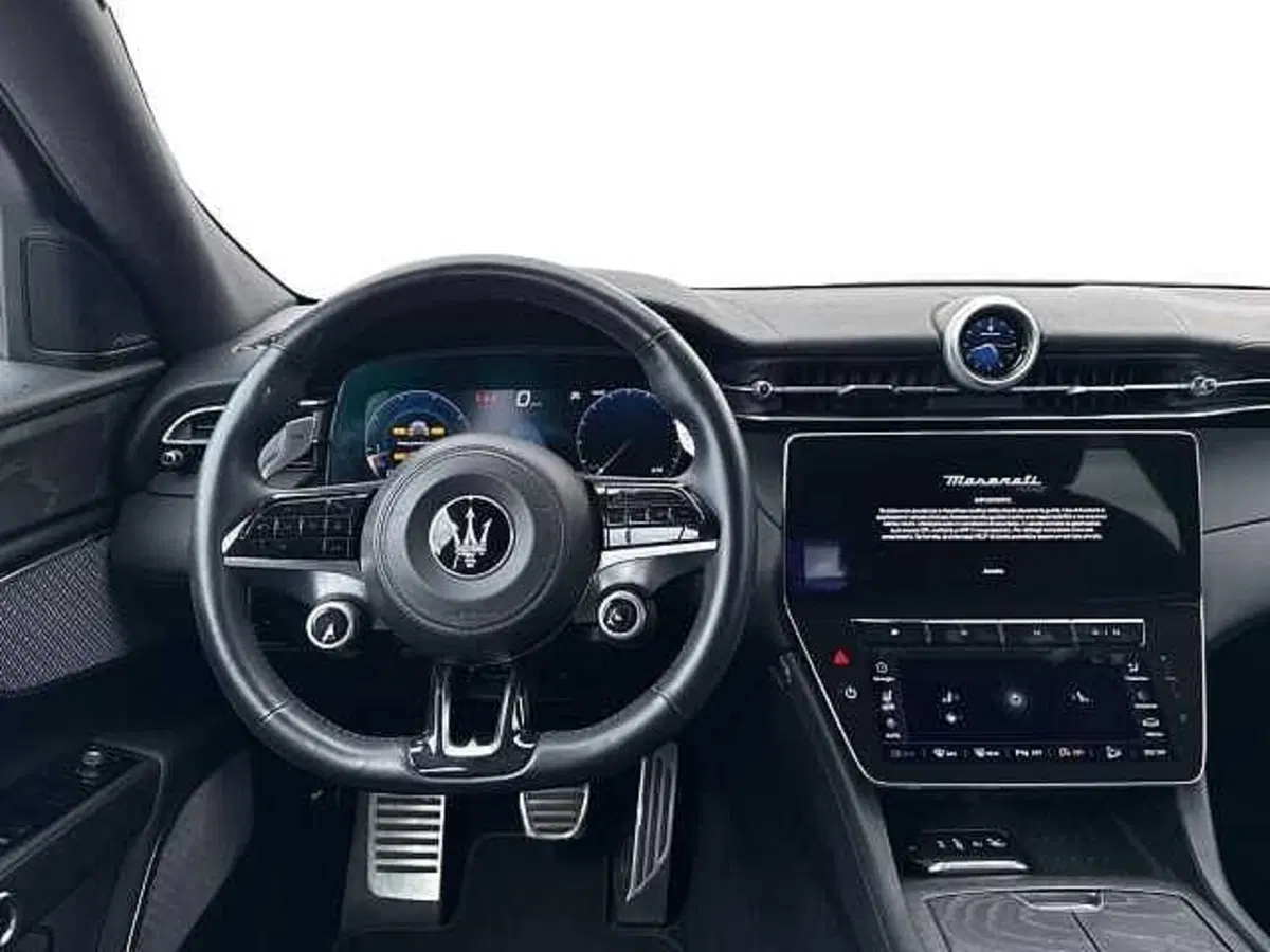 Maserati Grecale usata a Napoli (15)