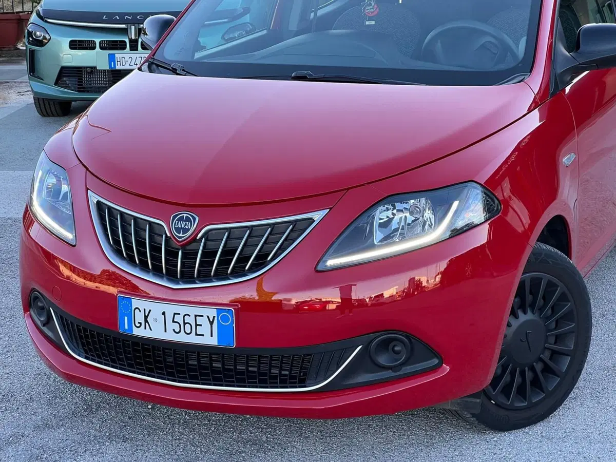 Lancia Ypsilon usata a Matera (2)