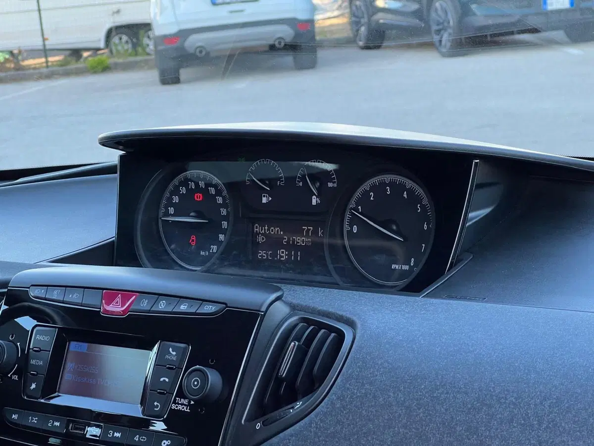 Lancia Ypsilon usata a Matera (20)