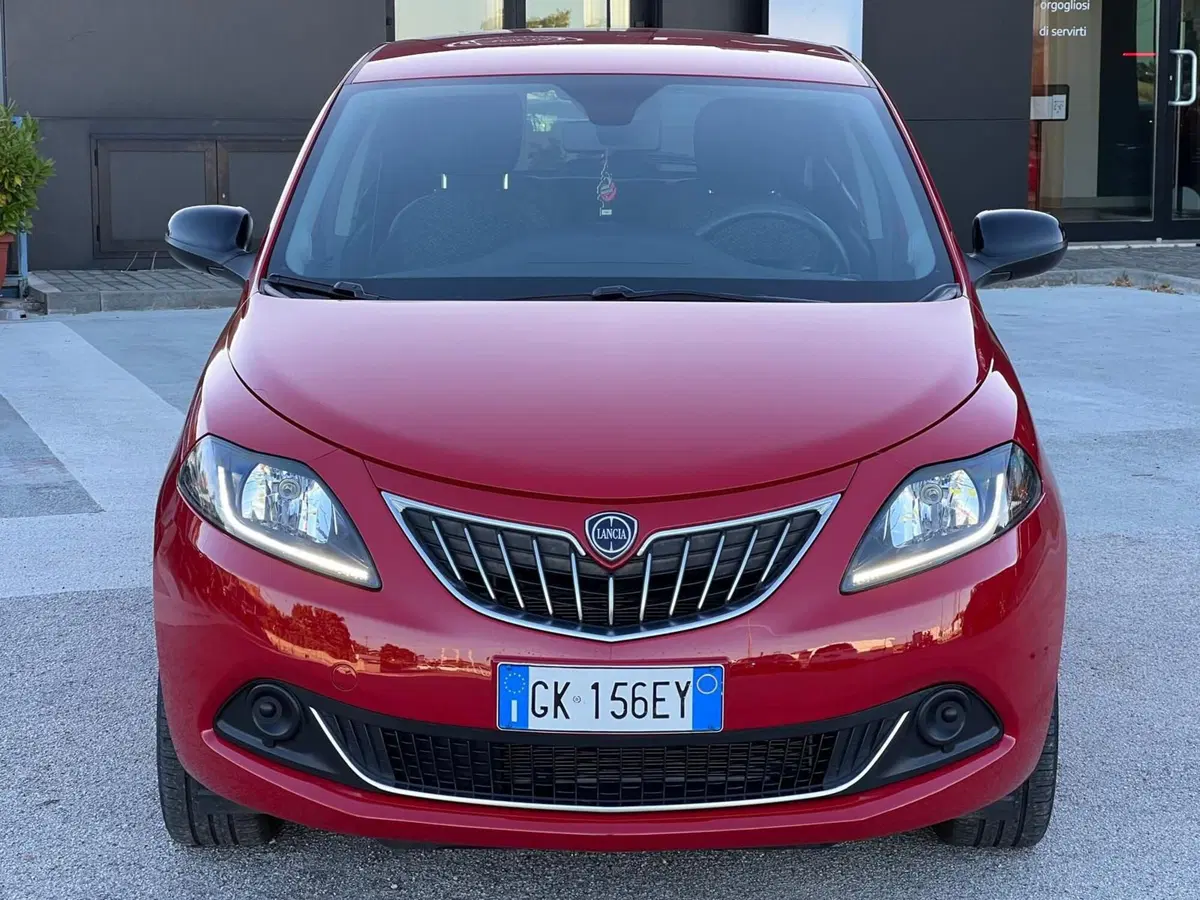 Lancia Ypsilon usata a Matera (3)