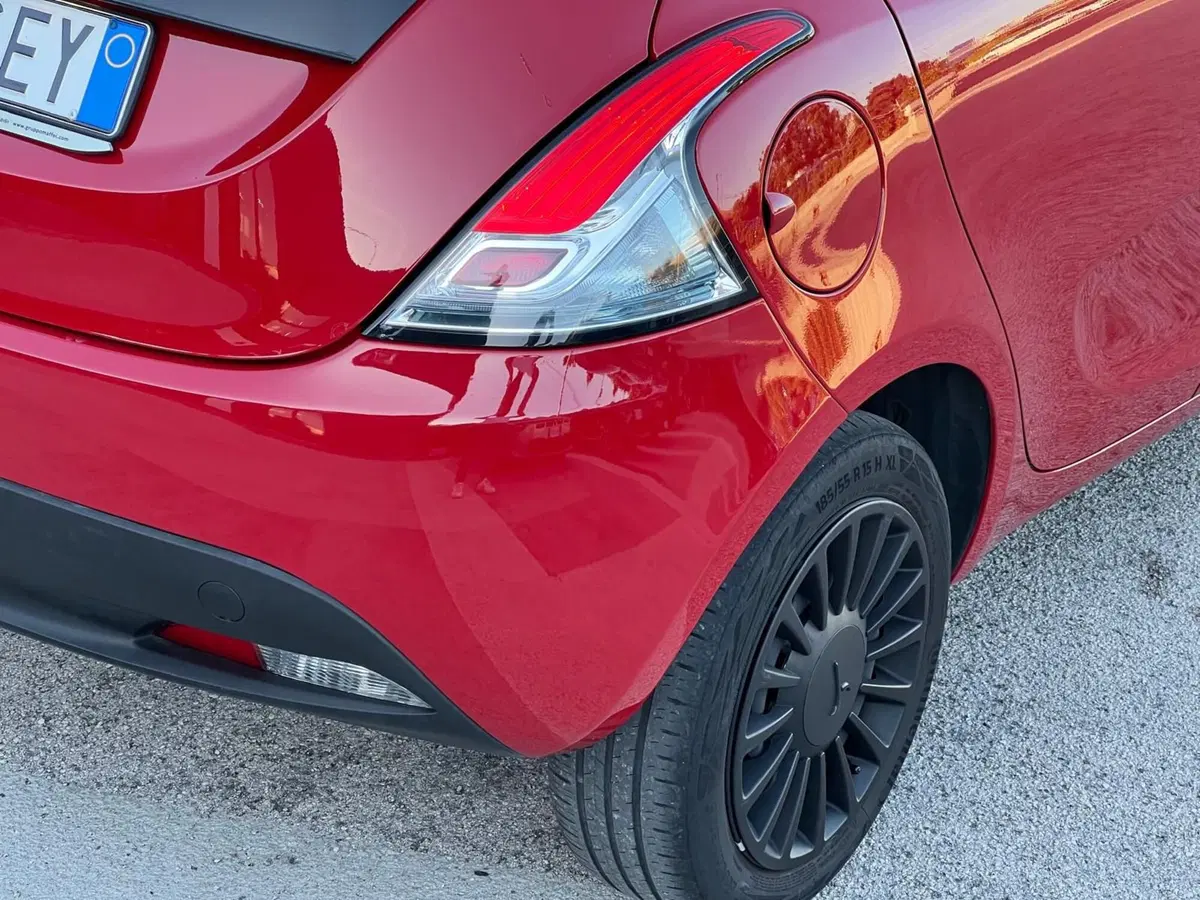 Lancia Ypsilon usata a Matera (7)