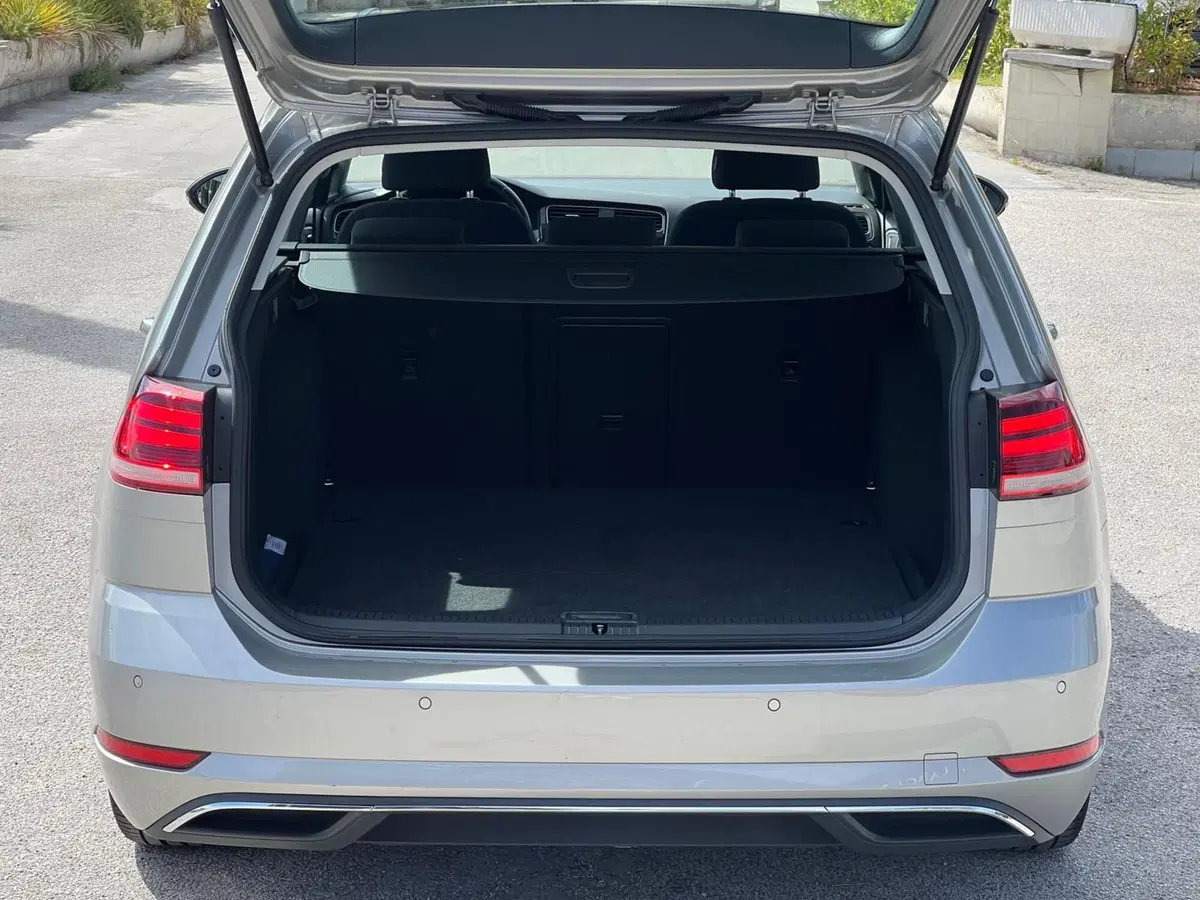 Volkswagen Golf Variant usata a Matera (10)
