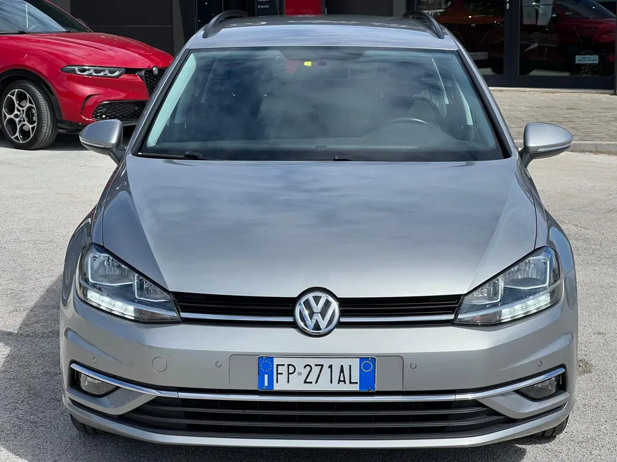 Volkswagen Golf Variant usata a Matera (3)
