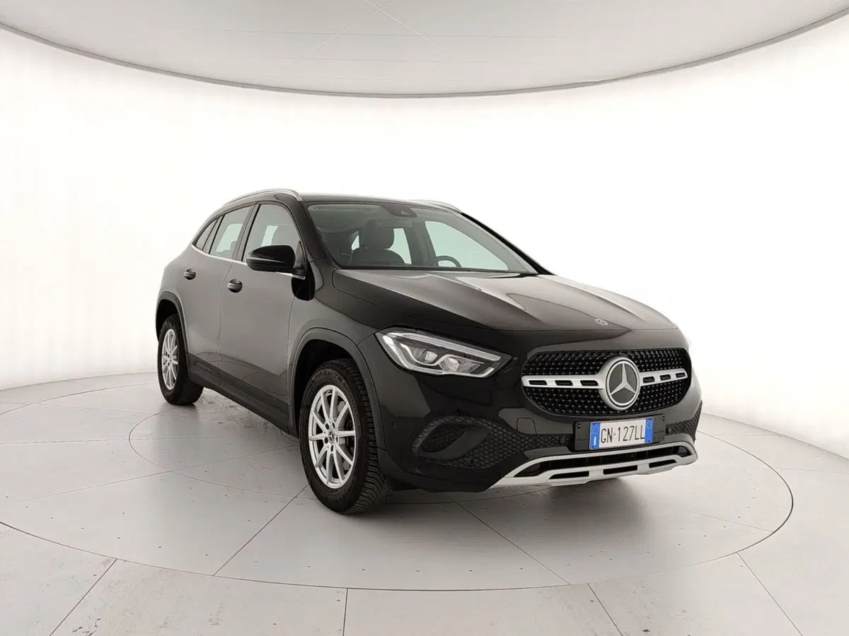 Mercedes-Benz GLA SUV usata a Caserta