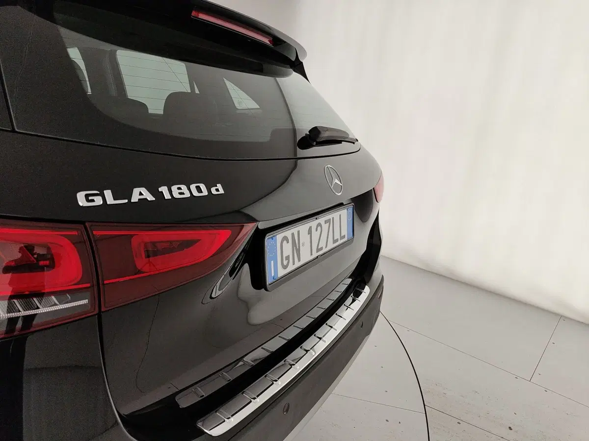 Mercedes-Benz GLA SUV usata a Caserta (10)