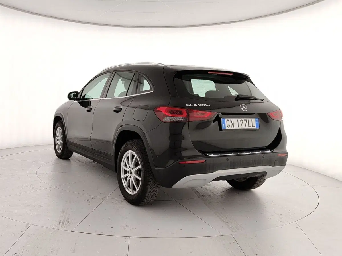 Mercedes-Benz GLA SUV usata a Caserta (4)
