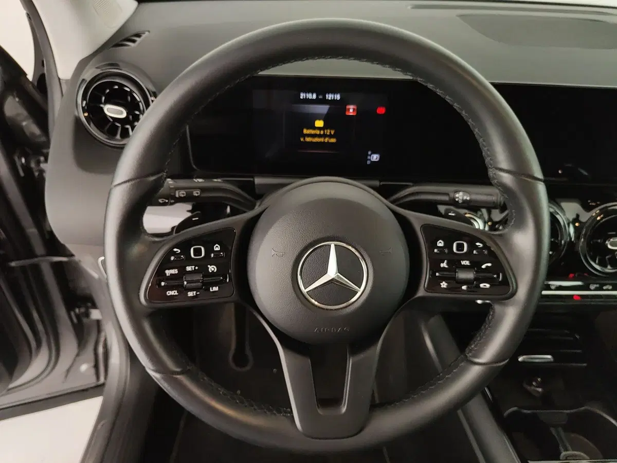 Mercedes-Benz GLA SUV usata a Caserta (20)