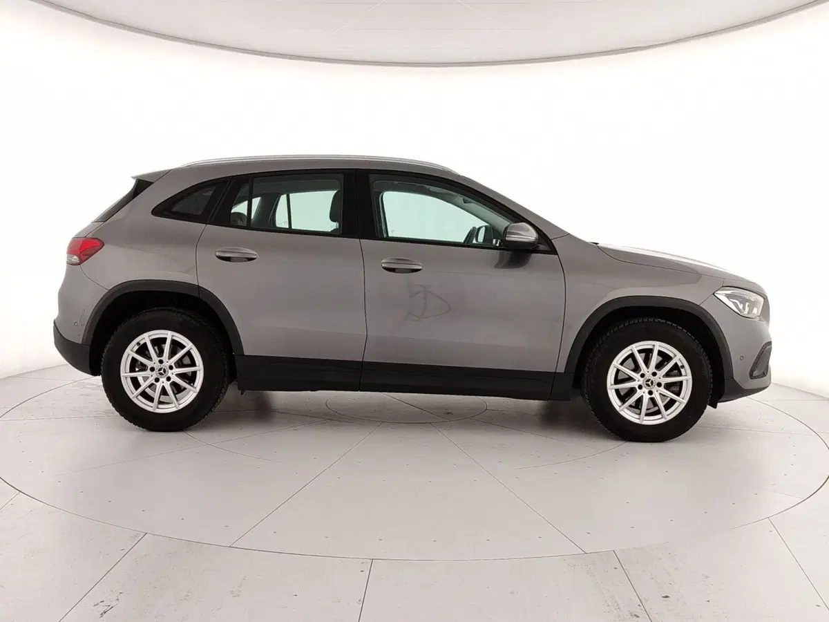 Mercedes-Benz GLA SUV usata a Caserta (7)