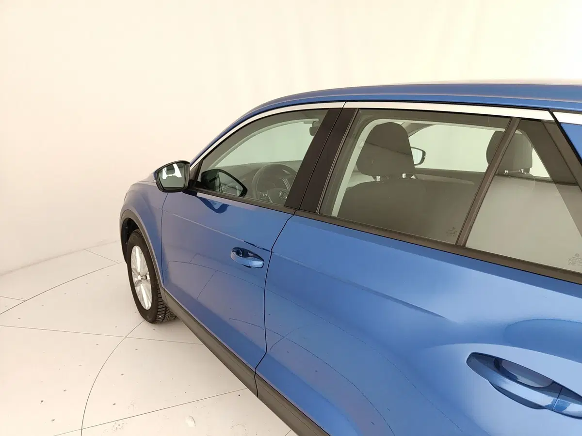 Volkswagen T-Roc usata a Caserta (12)