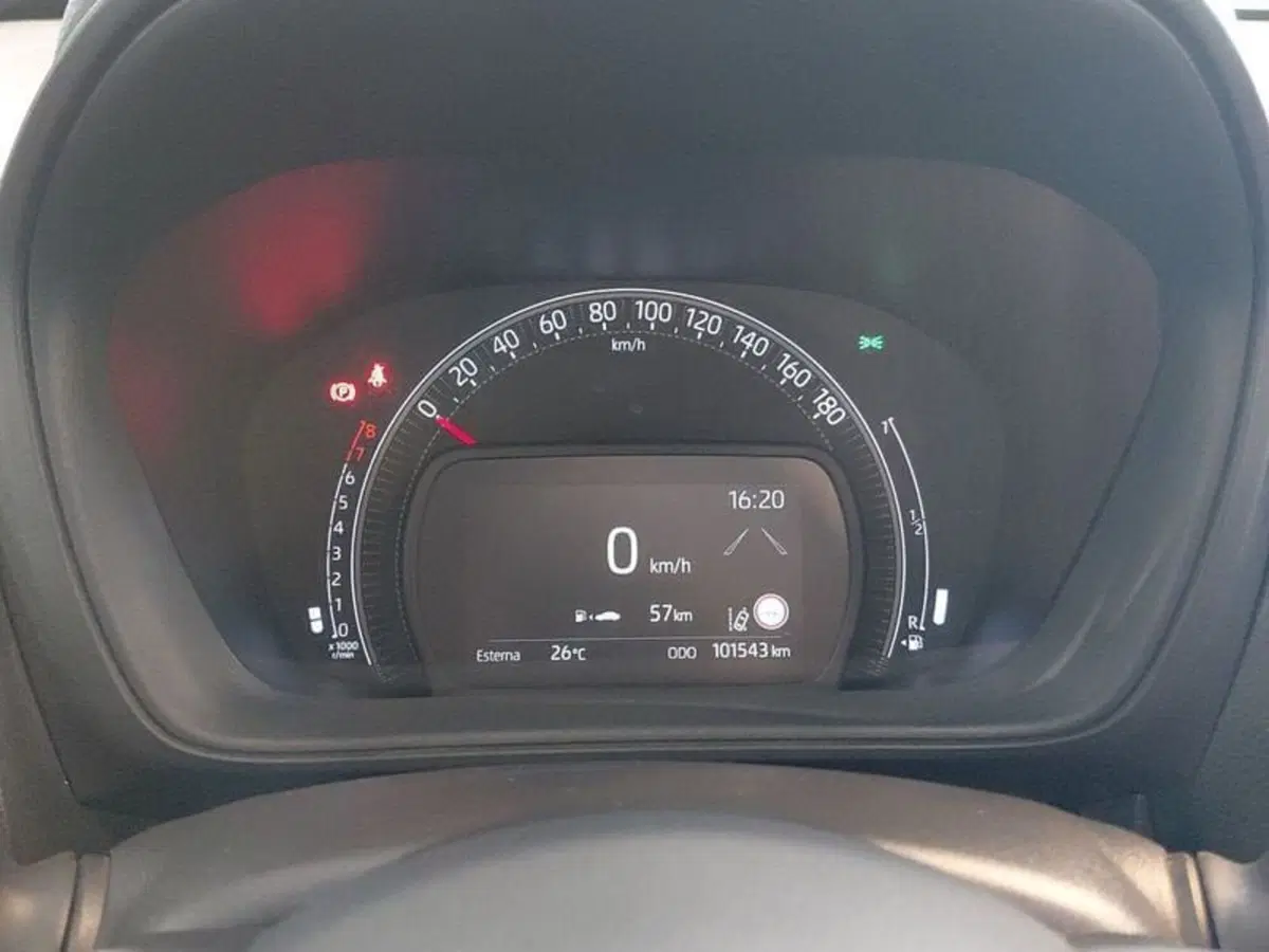 Toyota Aygo X usata a Cagliari (10)