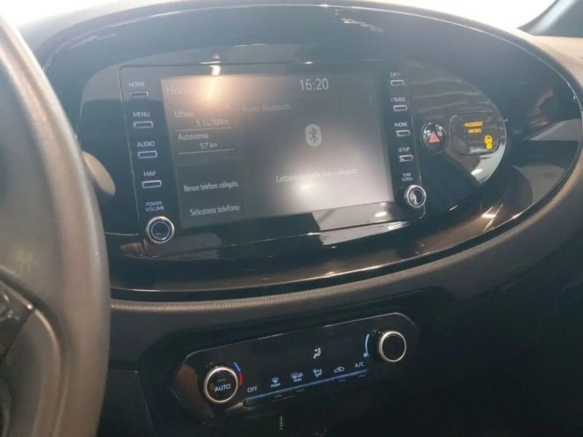 Toyota Aygo X usata a Cagliari (11)