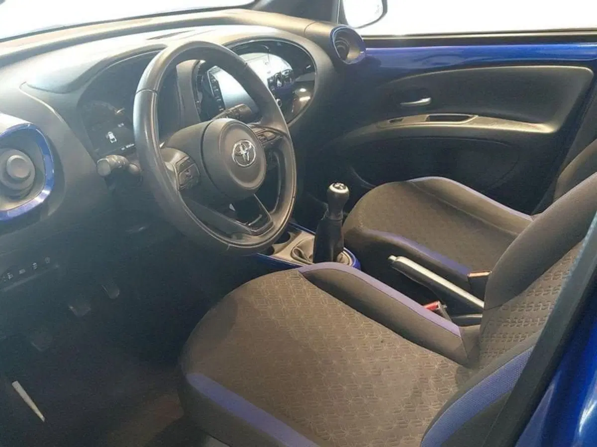 Toyota Aygo X usata a Cagliari (8)