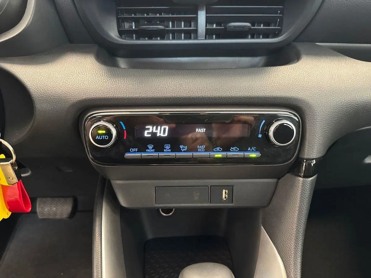 Toyota Yaris usata a Prato (19)