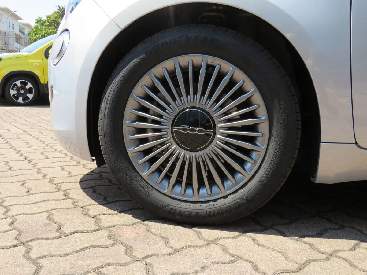 Fiat 500 nuova a Monza e Brianza (11)