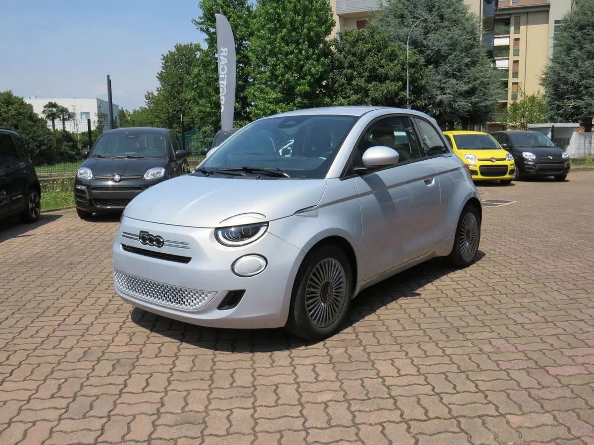 Fiat 500 nuova a Monza e Brianza (3)