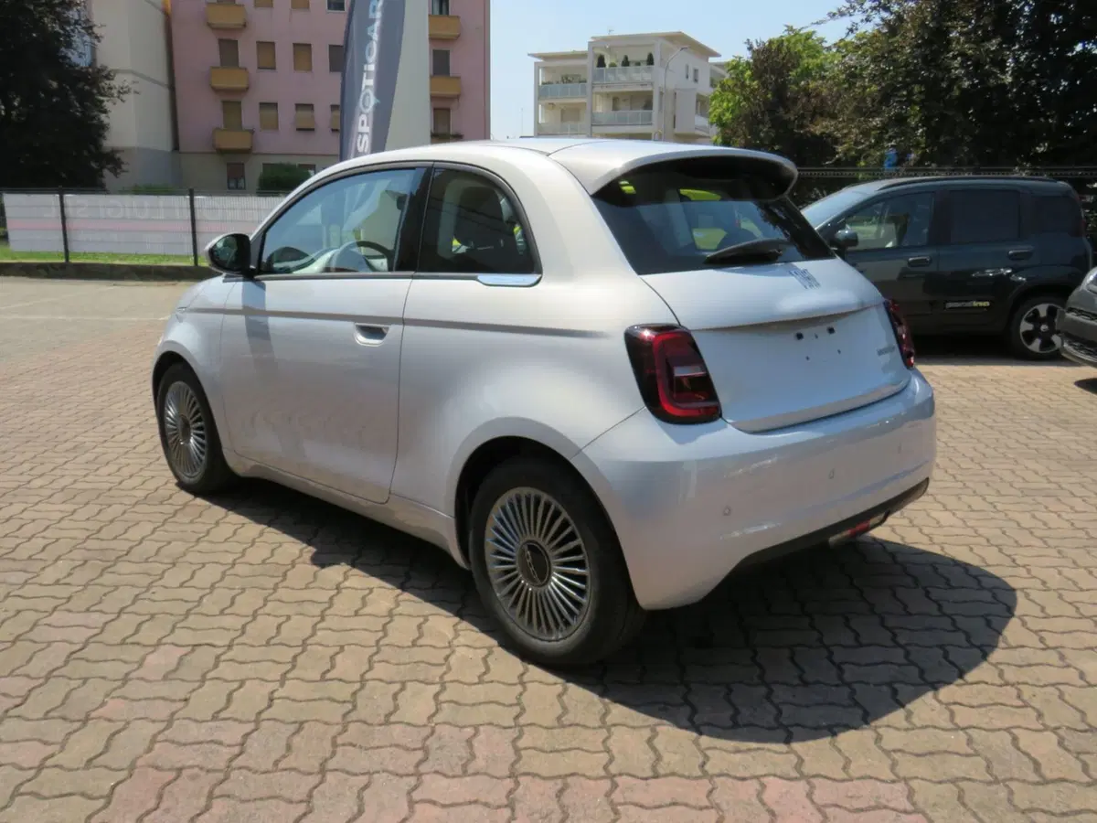 Fiat 500 nuova a Monza e Brianza (6)