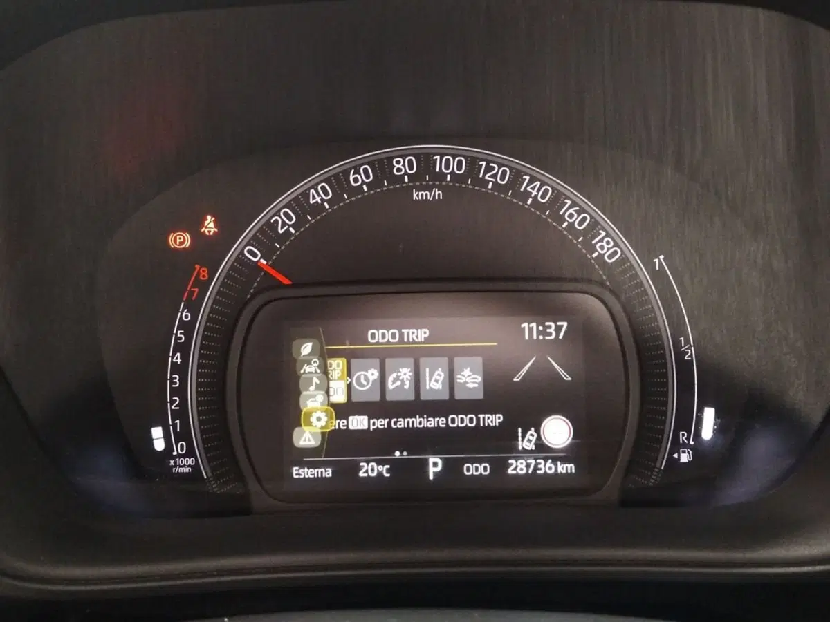 Toyota Aygo X usata a Roma (9)