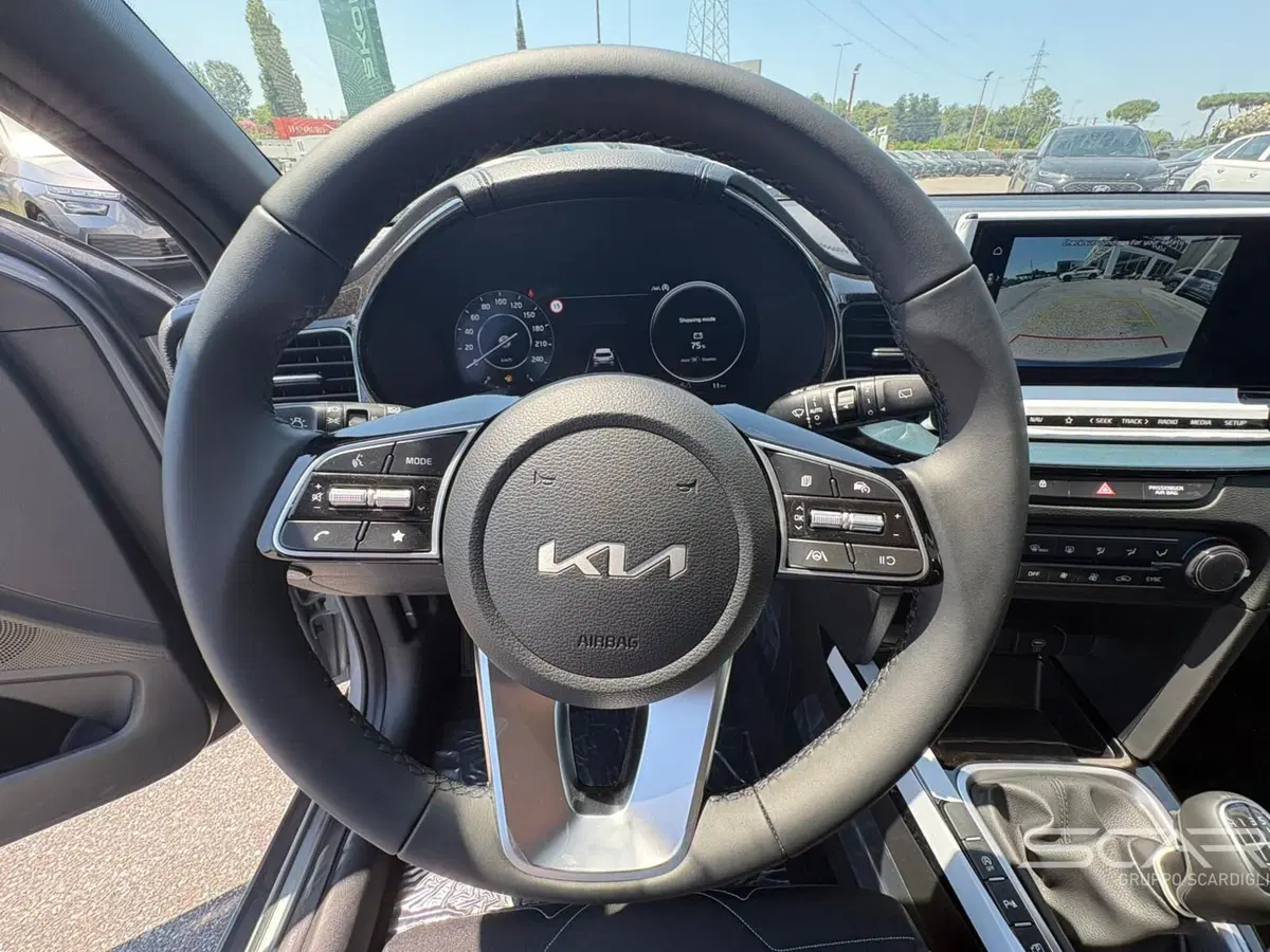 Kia XCeed nuova a Livorno (16)