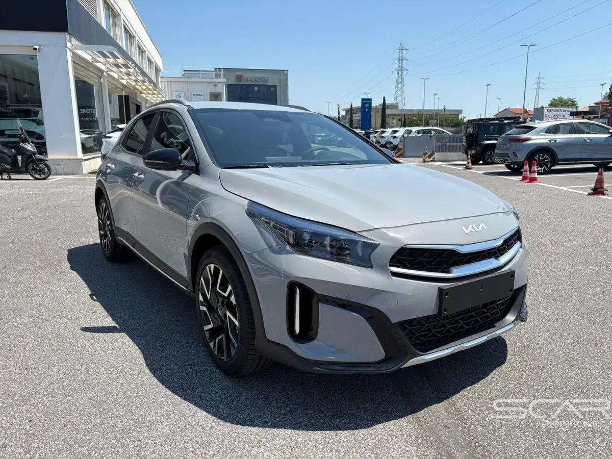 Kia XCeed nuova a Livorno (2)