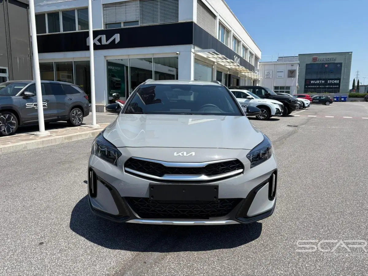 Kia XCeed nuova a Livorno (3)