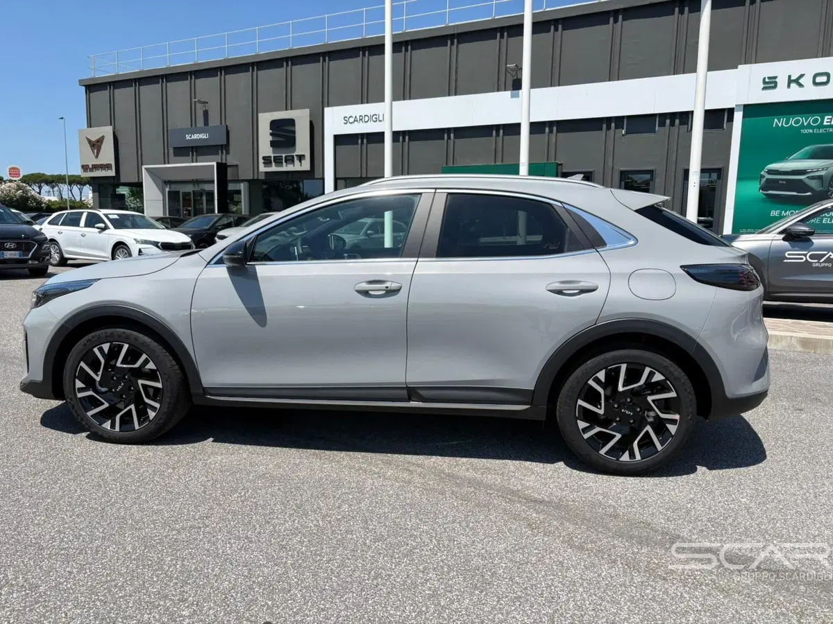 Kia XCeed nuova a Livorno (4)