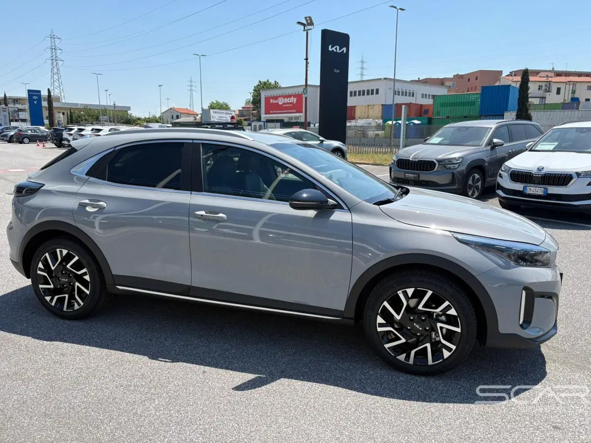 Kia XCeed nuova a Livorno (8)