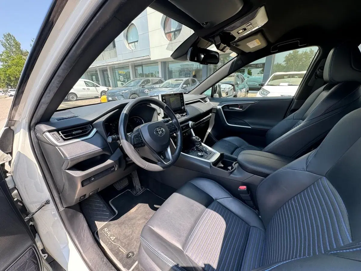 Toyota Rav4 usata a Modena (11)