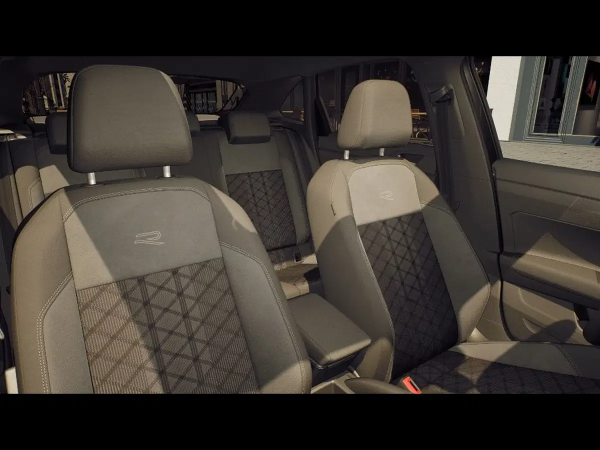 Volkswagen Taigo nuova a Livorno (8)