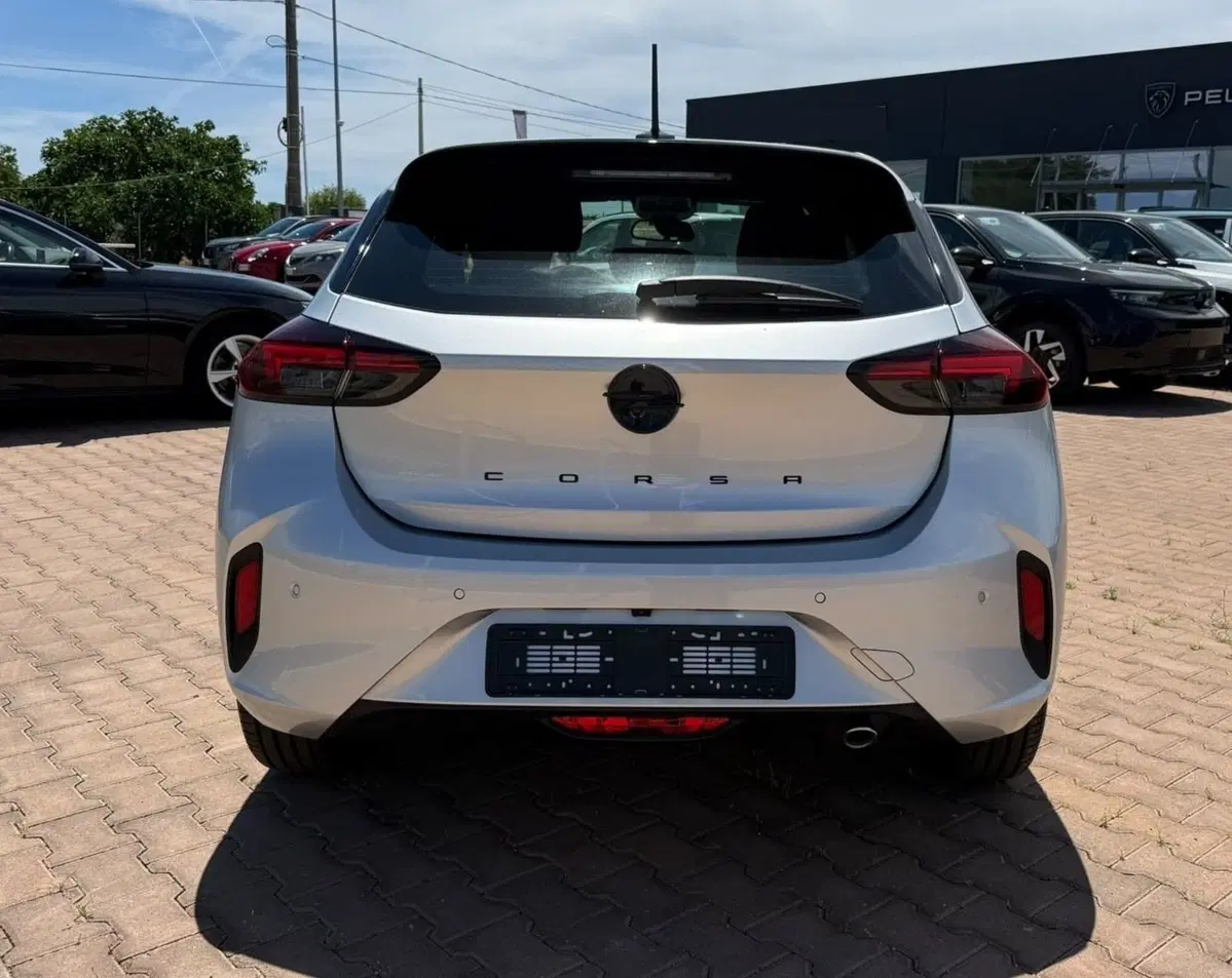 Opel Corsa nuova a Bari (5)