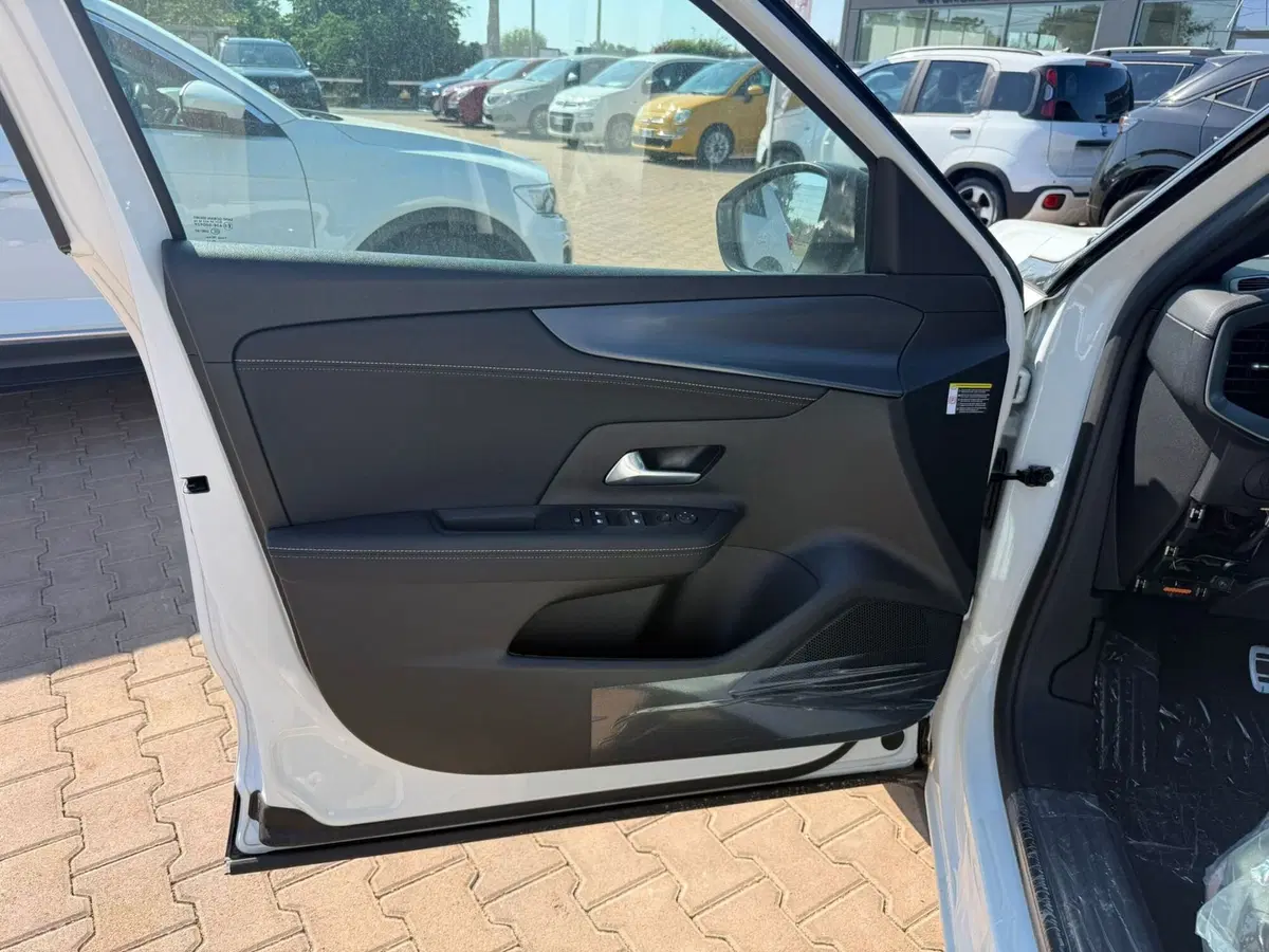Opel Mokka nuova a Bari (9)