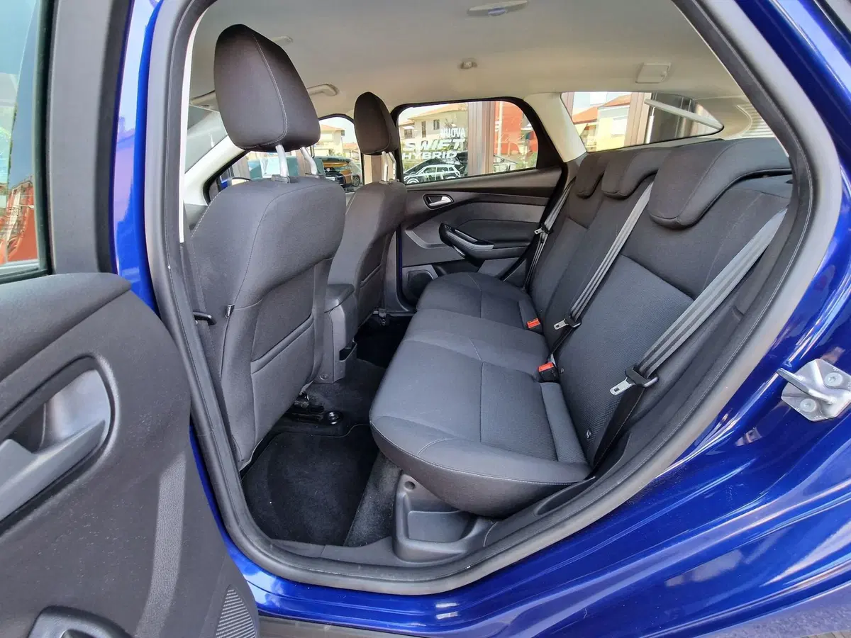 Ford Focus Station Wagon usata a Milano (7)