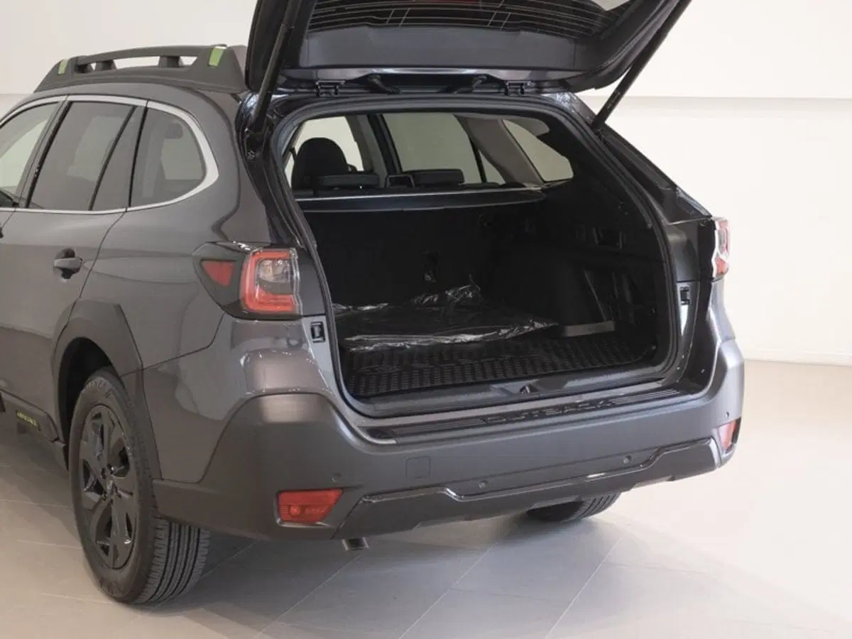 Subaru Outback usata a Como (12)