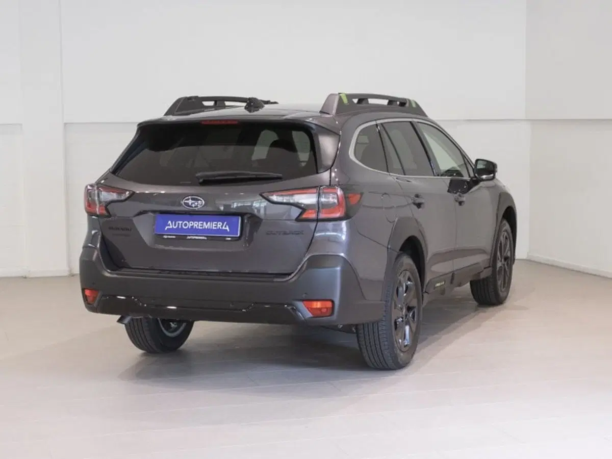 Subaru Outback usata a Como (8)