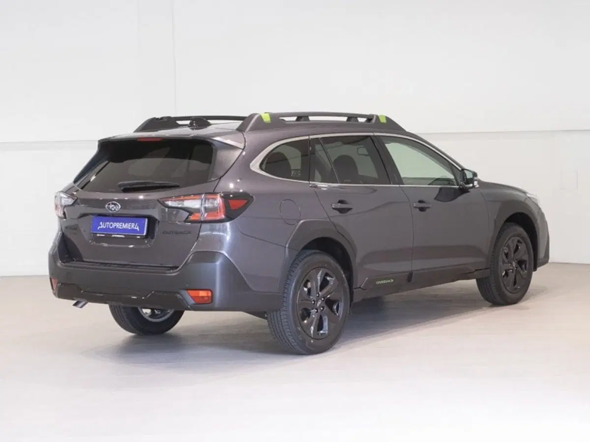 Subaru Outback usata a Como (9)