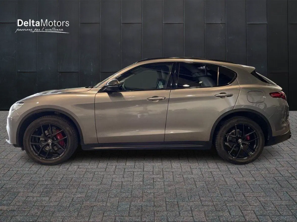 Alfa Romeo Stelvio usata a Macerata (2)