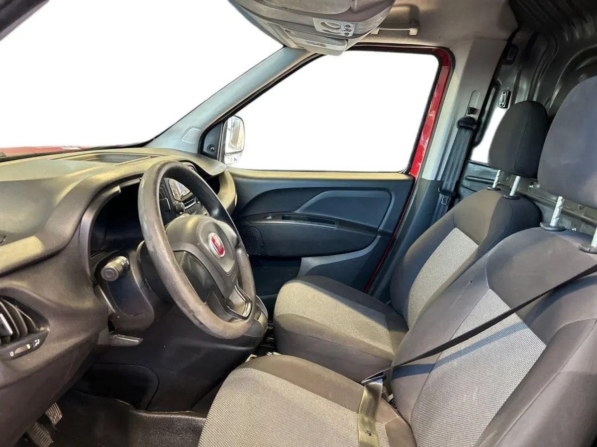 Fiat Doblò Furgone usata a Milano (10)