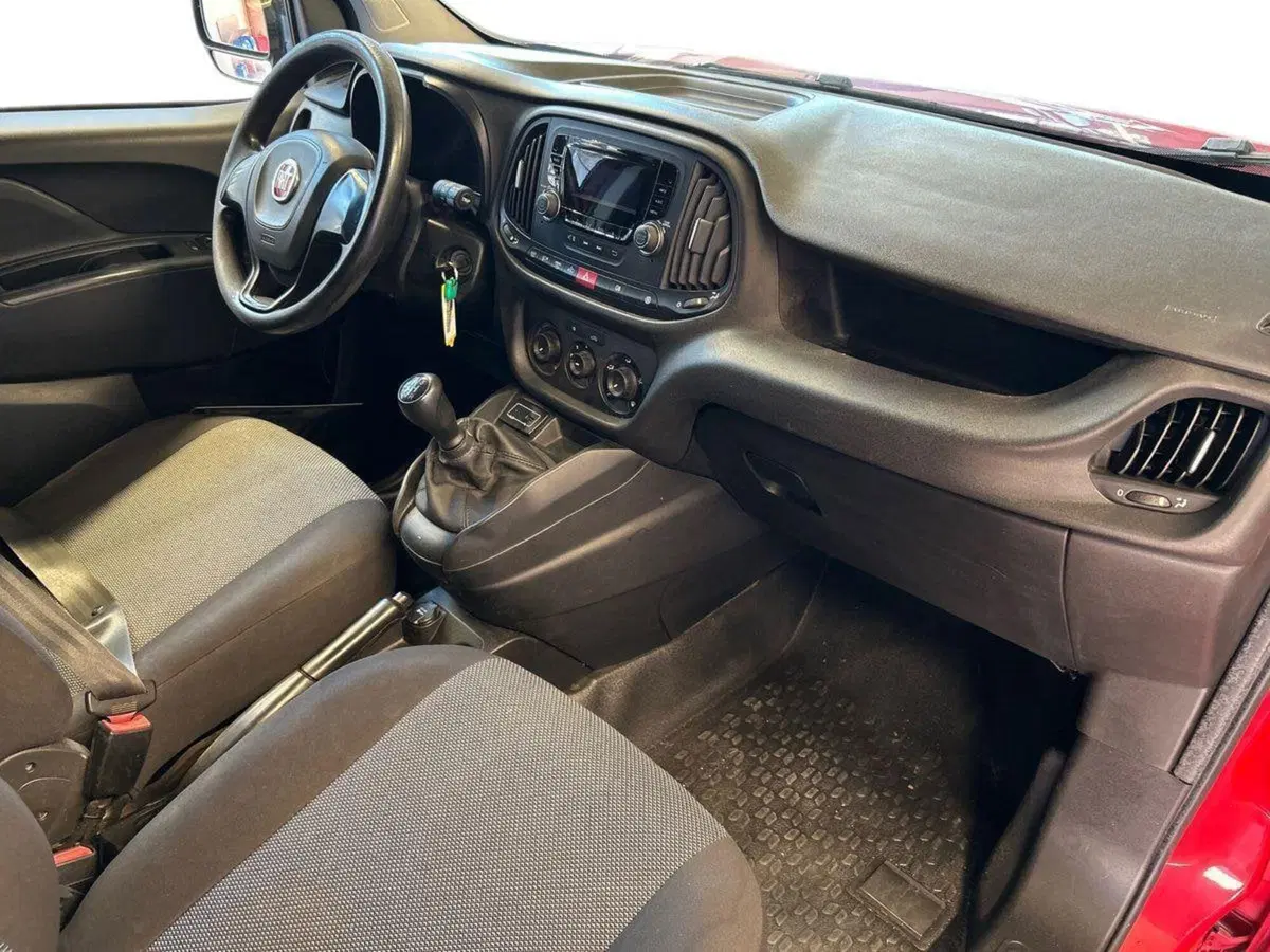 Fiat Doblò Furgone usata a Milano (15)