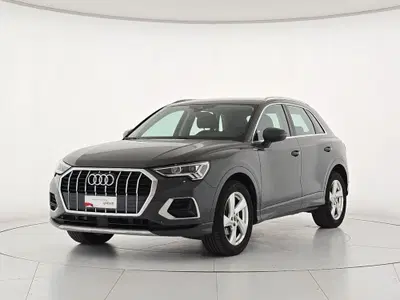 Audi Q3 35 2.0 tdi Business Advanced s-tronic del 2023 usata a Alba