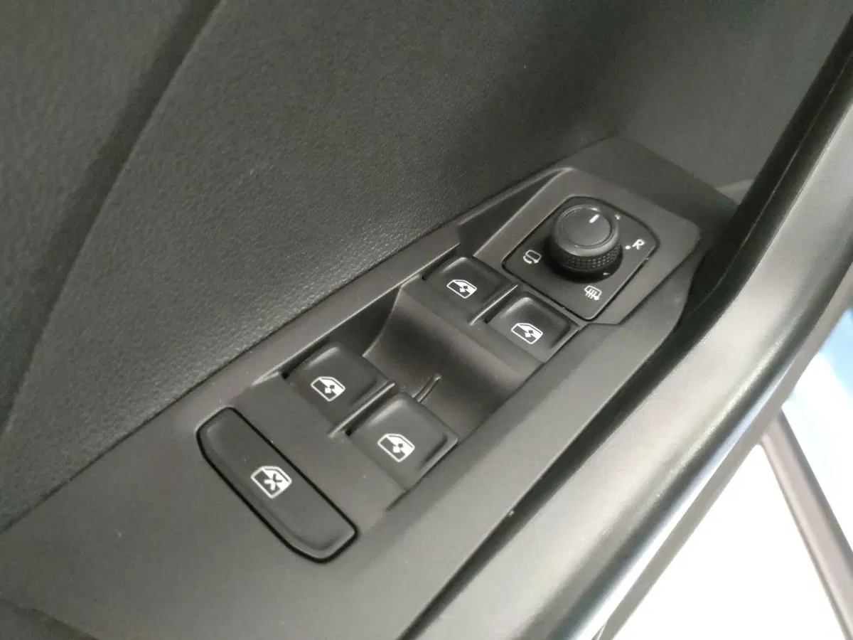 Volkswagen T-Cross usata a Napoli (16)