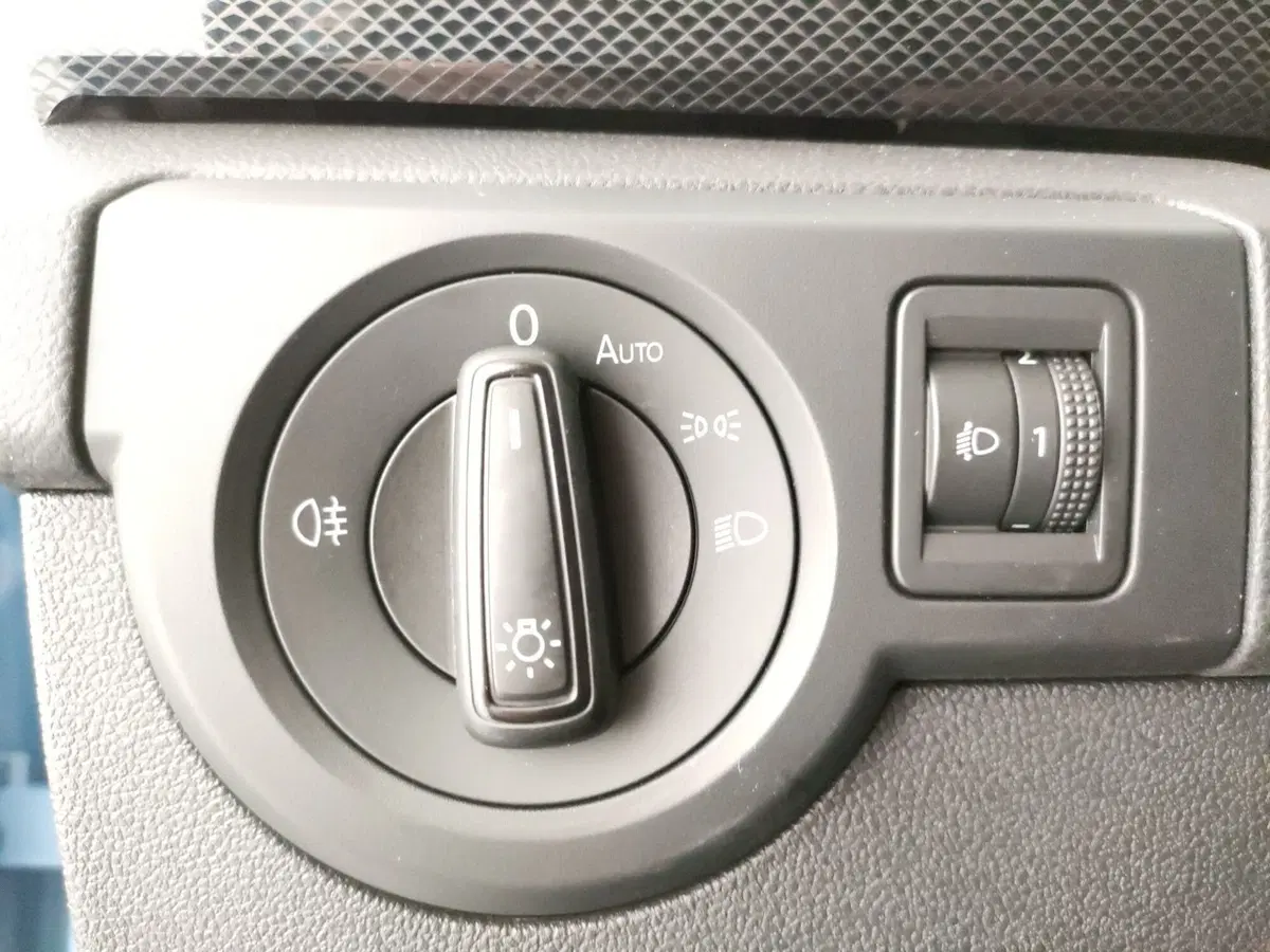 Volkswagen T-Cross usata a Napoli (17)