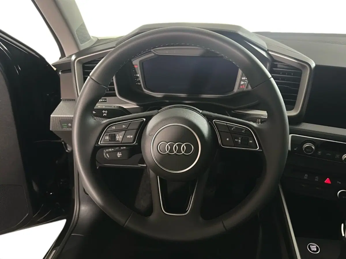 Audi A1 allstreet usata a Napoli (11)