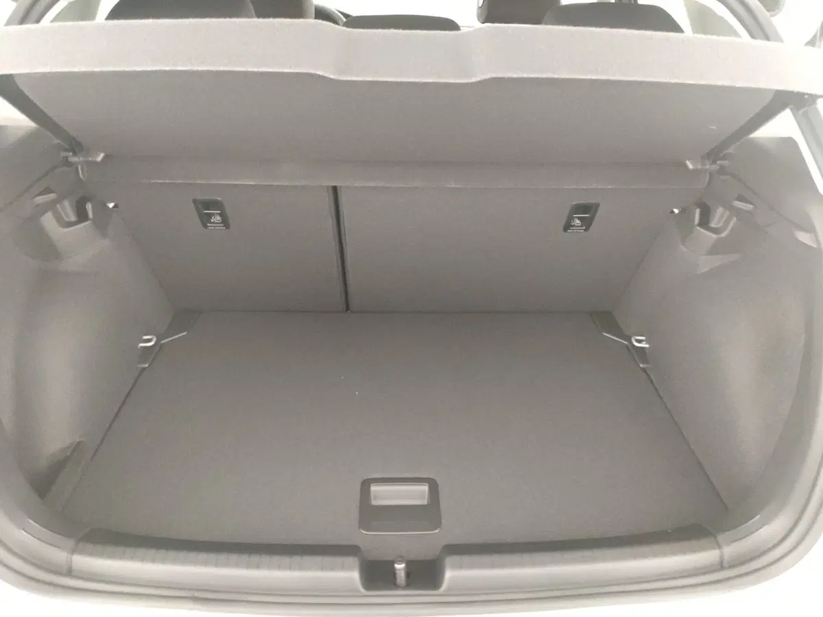 Volkswagen Polo nuova a Napoli (11)