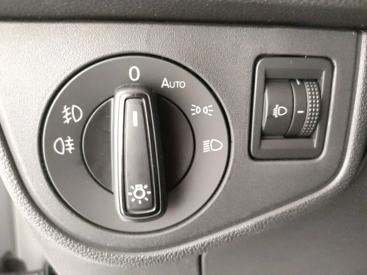 Volkswagen Polo nuova a Napoli (14)